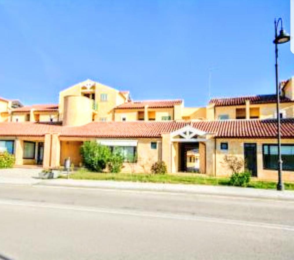 La Casa Di Chris Apartment Golfo Aranci Exterior photo
